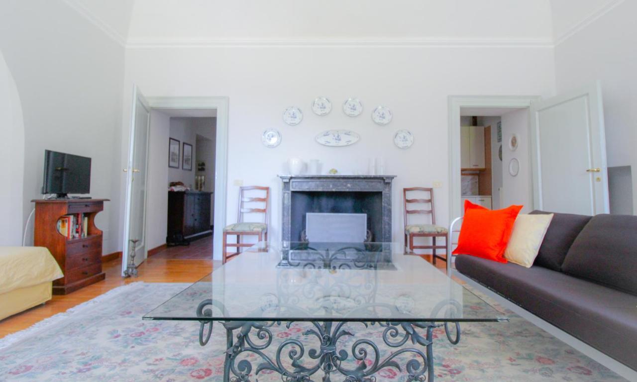 Bel Faggio Rosso Apartment Menaggio Bagian luar foto