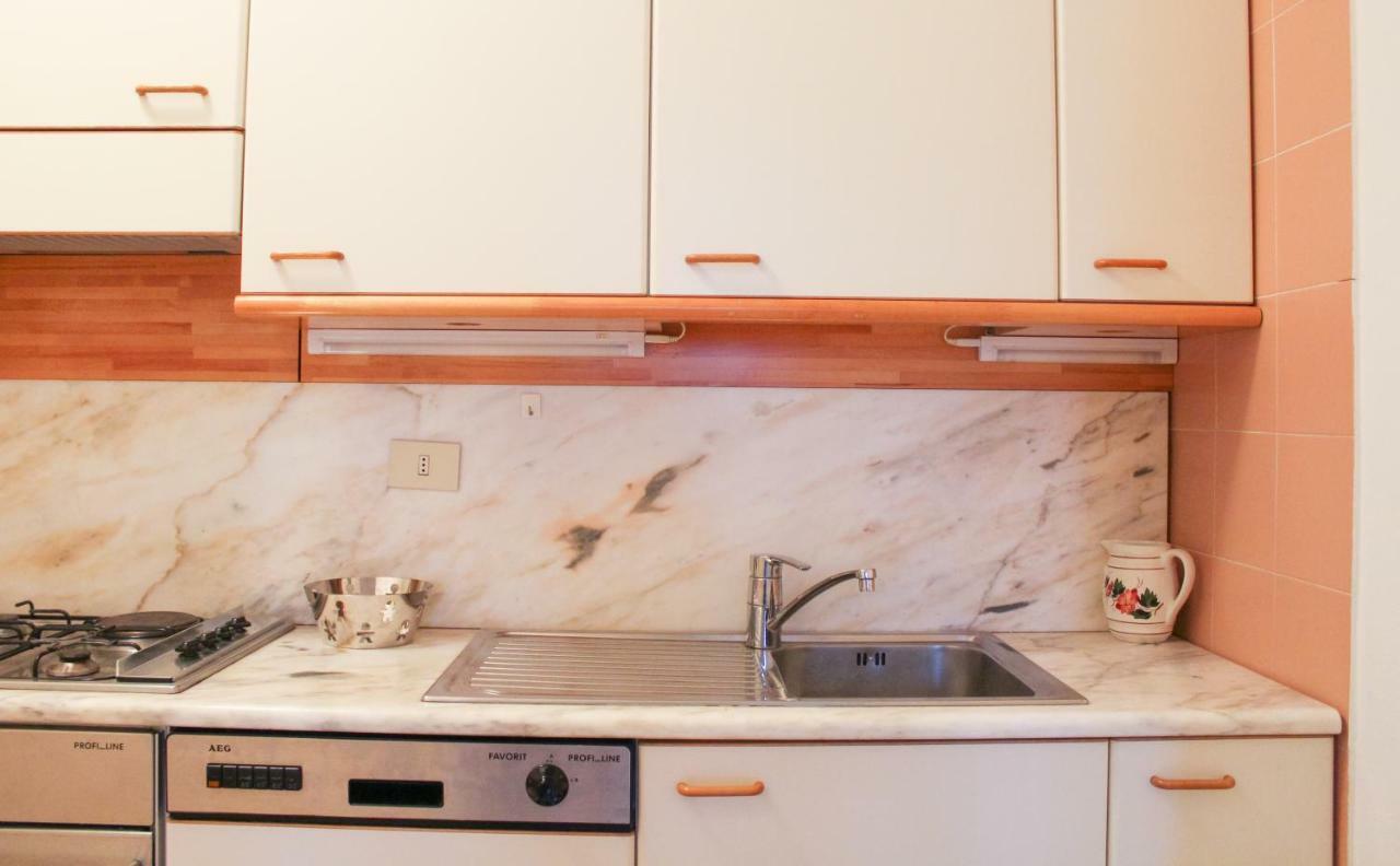 Bel Faggio Rosso Apartment Menaggio Bagian luar foto